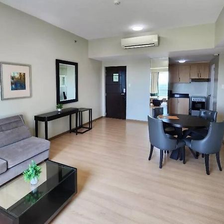 Spacious Bgc 2 Bedroom With A View Manila Exterior foto